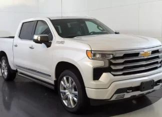 Silverado 2024: Quem Segura a “Brutona” da Chevrolet no Brasil? Chevrolet Silverado 2024 High Country / Foto: Jim Gauthier