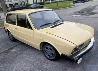 VW Brasília 1979: Uma Jóia Brasileira em Estradas Americanas VW Brasília 1979 / Foto: Web Collections
