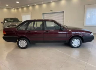 Guardado por décadas, lendário Ford Versailles 1995 segue intacto Ford Versailles 1995 / Foto: Reginaldo de Campinas