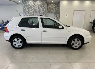 Guardado por 23 anos, VW Golf 2001 segue em estado de 0km VW Golf / Foto: Reginaldo de Campinas