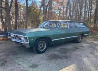 Guardada por 41 anos em Celeiro, Clássica Chevy Impala 1967 é resgatada