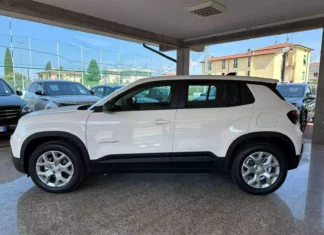 Mini Compass? Novo Jeep Avenger chega ao Brasil em 2026 Jeep Avenger / Foto: Stellantis