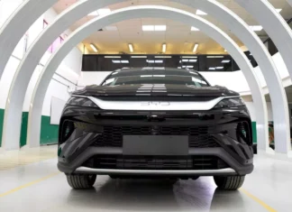 Com consumo de 31 km/l, BYD Song Pro DM-i 2026 tem estreia triunfal