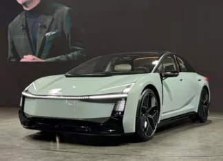 Toyota Corolla 2026: Sedan terá versões a combustão, híbrida e elétrica