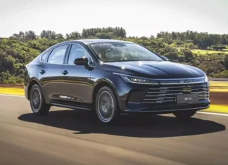 E agora Corolla? BYD King já está entre os sedãs médios mais vendidos do Brasil