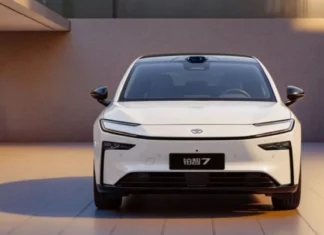 Novo Toyota Corolla 2027? Sedan surge pela primeira vez