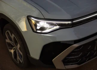 Volkswagen Taos ganha desconto de R$ 11.760 e supera preço do rival BYD Song Pro GS no mercado de SUVs