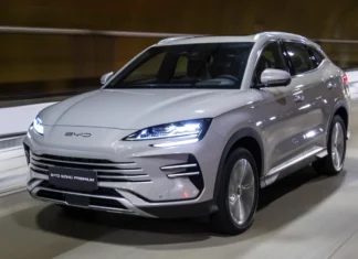 BYD enfrenta desafios: Três novas marcas chinesas chegam ao Brasil em 2026, acirrando disputa automotiva