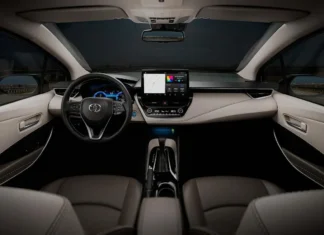 Descontos agressivos em carros eletrificados: BYD reduz R$ 41 mil no Song e Toyota oferece R$ 45 mil no Corolla