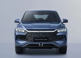 Desconto de R$ 30 mil no BYD Song Pro intensifica disputa no mercado de híbridos com Toyota Corolla em 2026