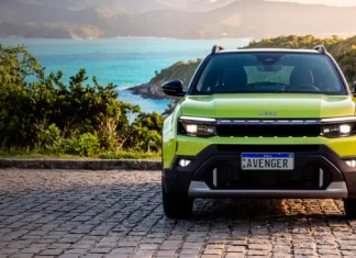 Jeep Avenger chega ao Brasil com motor potente para competir com Nissan Kicks e Honda WR-V no segmento de SUVs compactos