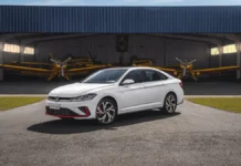 Volkswagen Jetta GLI oferece mais de R$ 30 mil de desconto para enfrentar BYD Seal e Honda Civic em maio de 2026
