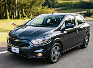 Onix 2026 recebe desconto de R$ 15 mil em maio e se alinha ao preço do Fiat Mobi em estratégia da Chevrolet