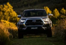 Toyota inova com Yaris Cross em parcelas de R$ 799,29 e oferta Hilux com 18% de desconto para produtores rurais