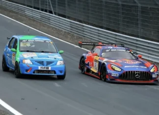 Logan surpreende supercarros em Nürburgring 2026, sedã de até R$ 76 mil brilha no Inferno Verde e encanta fãs
