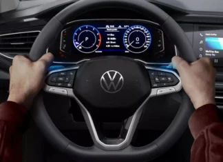 Polo tem queda de R$ 27.694,36 e fica no preço do Fiat Mobi para frear BYD